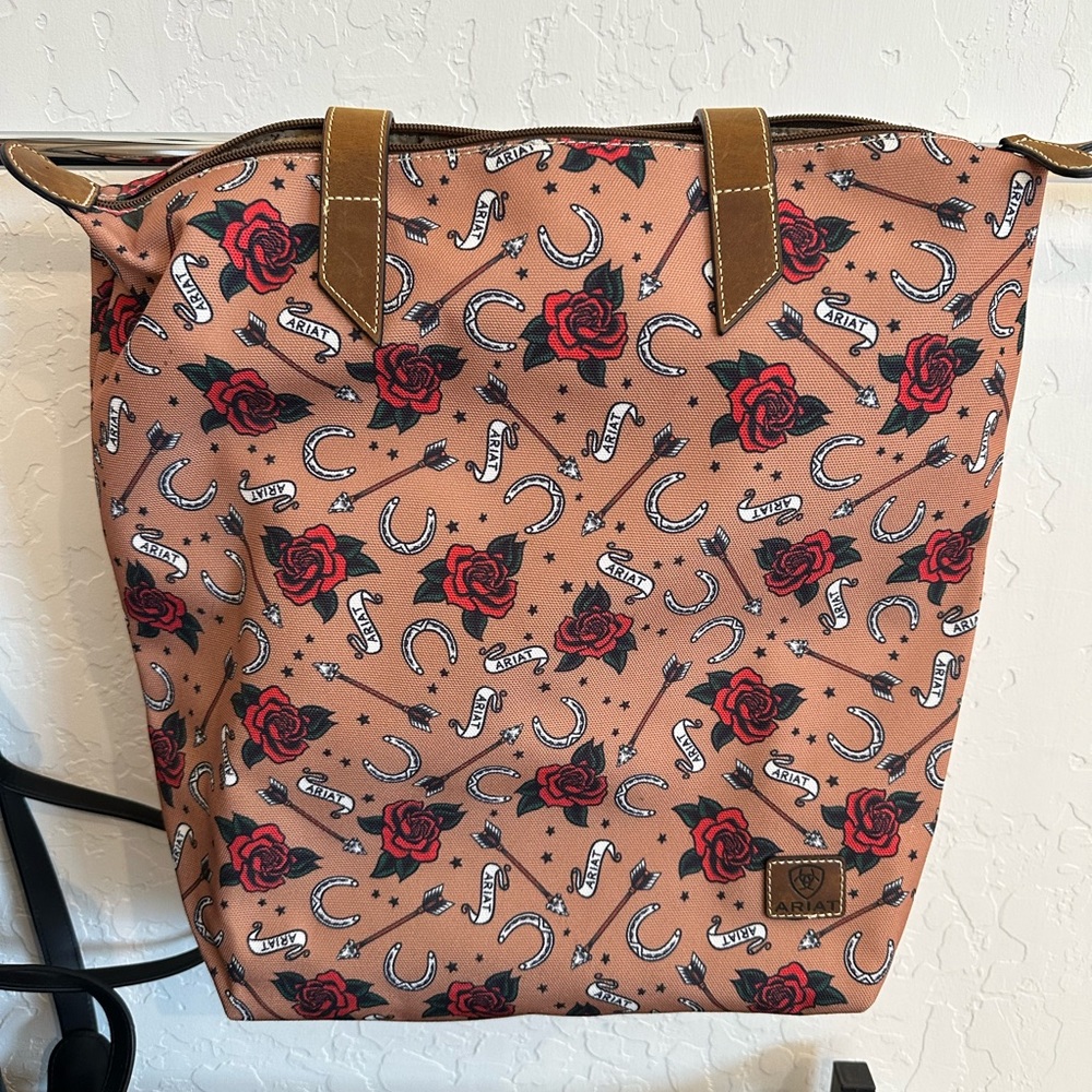 Ariat tote roses arrows and horseshoe print